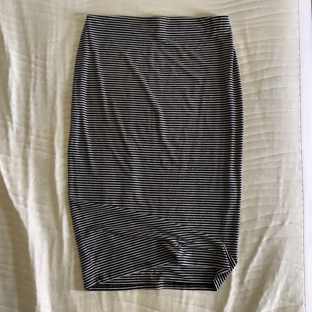 Old Navy jersey pencil skirt. Stripe. Size MD
